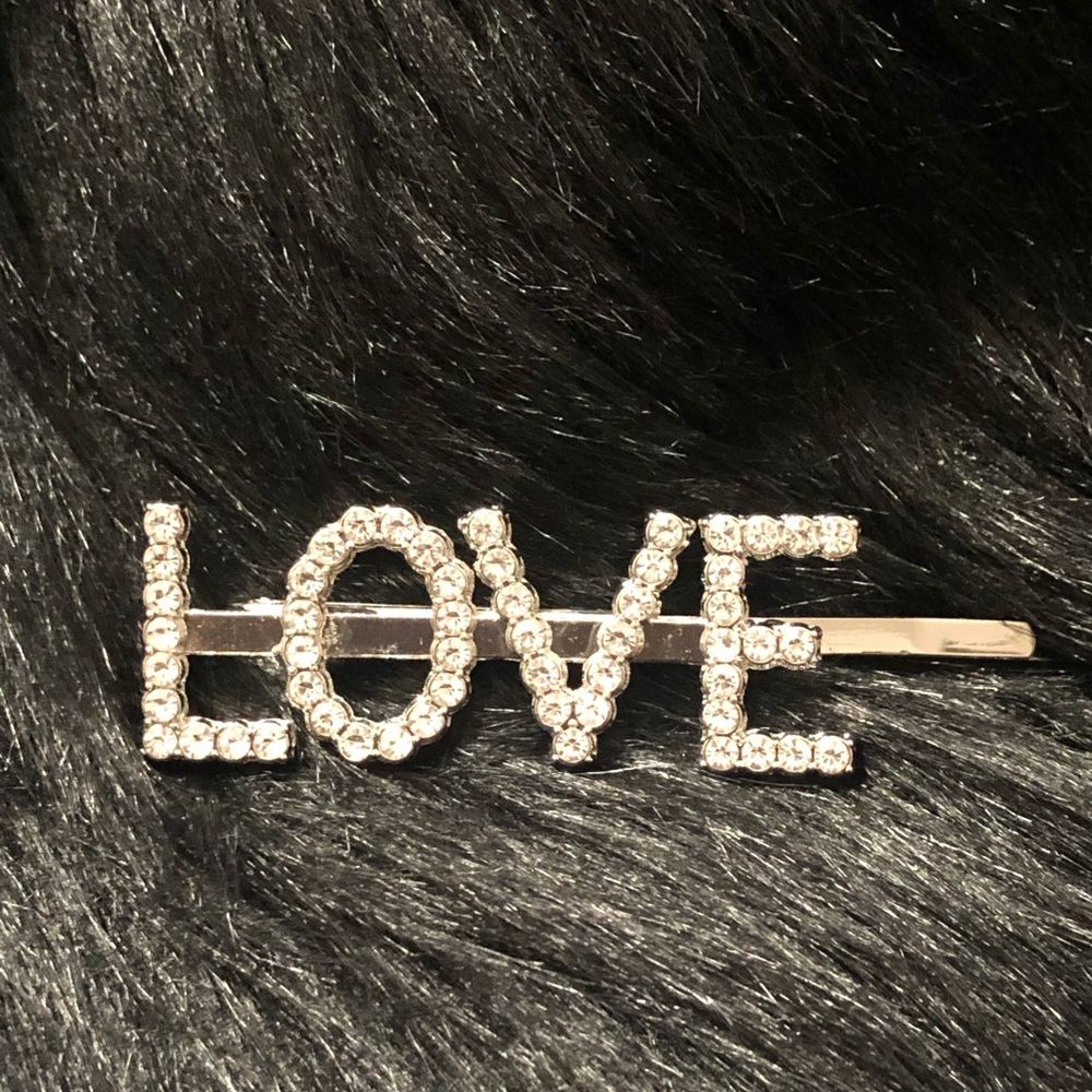“LOVE" Hair Pin